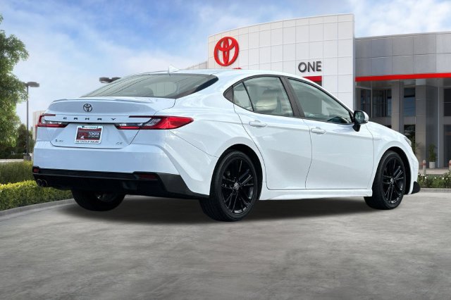 Certified 2025 Toyota Camry SE FWD image 5