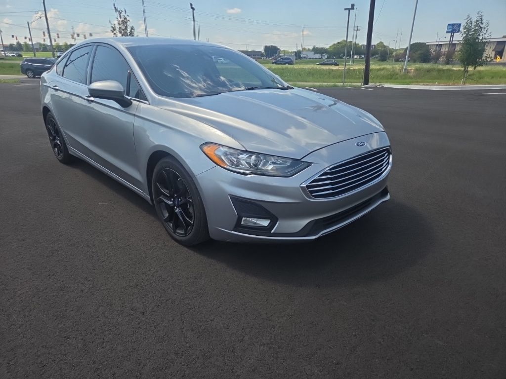 Used 2020 Ford Fusion SE w/ Equipment Group 151A FWD image 17
