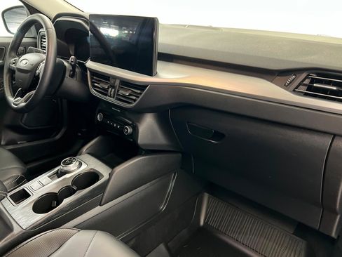 Used 2025 Ford Escape SE w/ PHEV Premium Package image 25