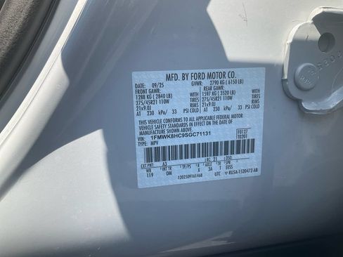 Certified 2025 Ford Explorer Platinum w/ Ultimate Package AWD/4WD image 18