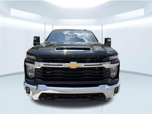 Used 2025 Chevrolet Silverado 2500 LT w/ Convenience Package AWD/4WD image 2