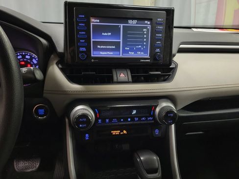 Used 2020 Toyota RAV4 XLE FWD image 17