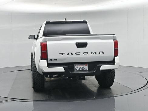 Used 2025 Toyota Tacoma SR5 AWD/4WD image 29