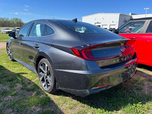 Used 2021 Hyundai Sonata SEL Plus FWD image 2