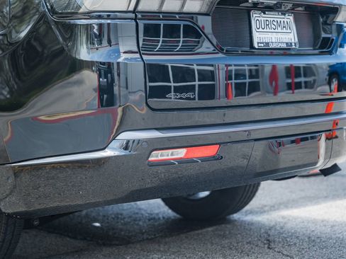 New 2026 Jeep Grand Wagoneer 4WD image 9