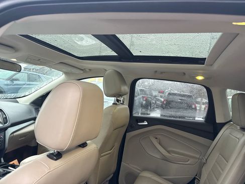 Used 2017 Ford Escape SE w/ SE Leather Comfort Package image 17