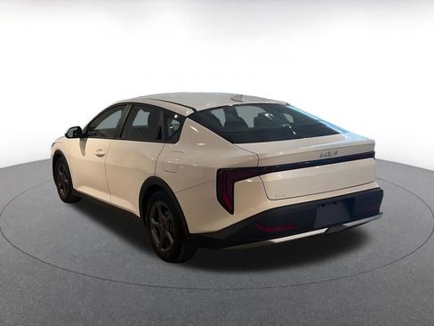 Used 2025 Kia K4 LXS image 11