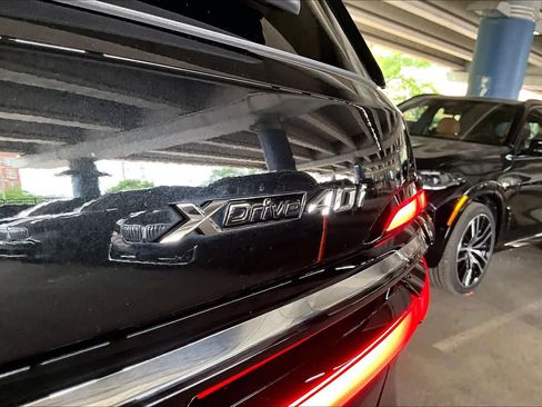 Used 2026 BMW X7 xDrive40i AWD/4WD image 9