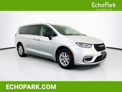 Used 2024 Chrysler Pacifica Touring-L