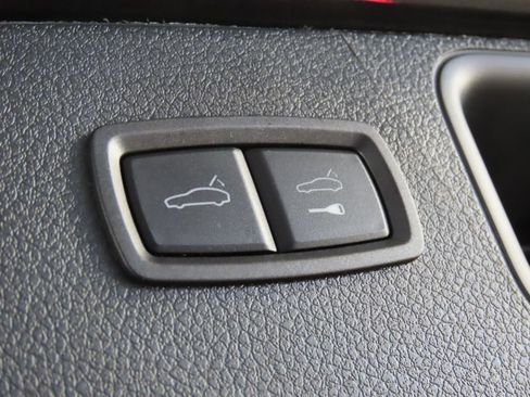 Certified 2026 Porsche Macan AWD/4WD image 49