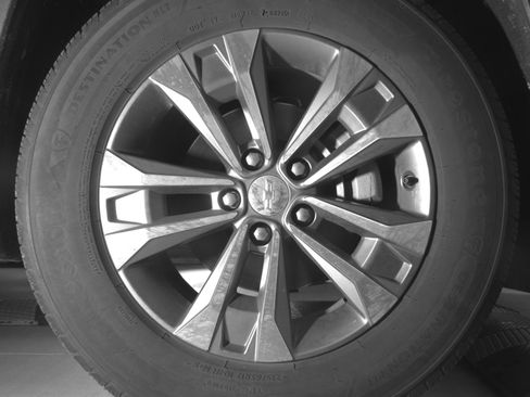 Used 2025 Chevrolet Equinox LT image 13