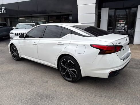 Certified 2023 Nissan Altima 2.5 SR image 3