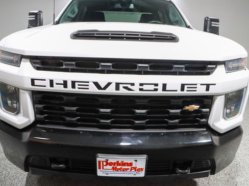 Used 2023 Chevrolet Silverado 2500 Custom w/ Custom Value Package image 4