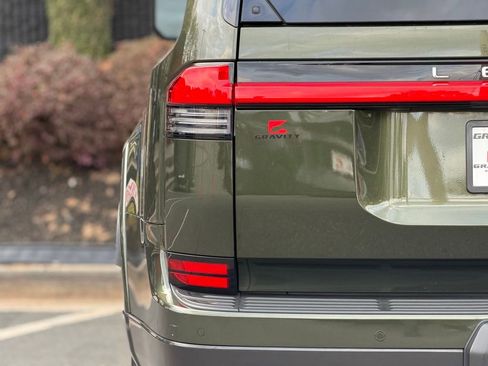 Used 2024 Lexus GX 550 w/ Accessory Package (Z1) image 17