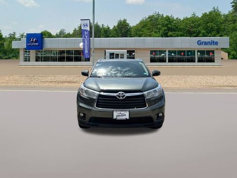 Used 2015 Toyota Highlander XLE AWD/4WD image 3