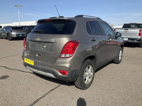 Used 2022 Chevrolet Trax LT w/ Driver Confidence Package image 3