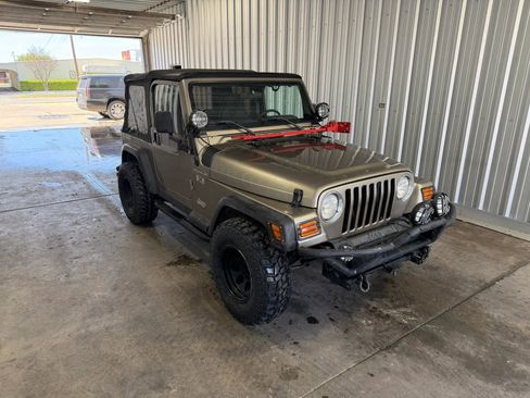 Used 2002 Jeep Wrangler X AWD/4WD image 4