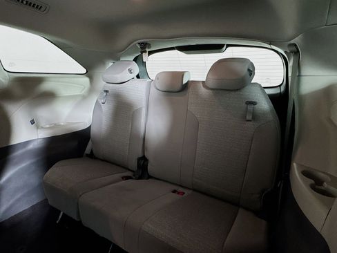 Certified 2022 Toyota Sienna LE FWD image 18