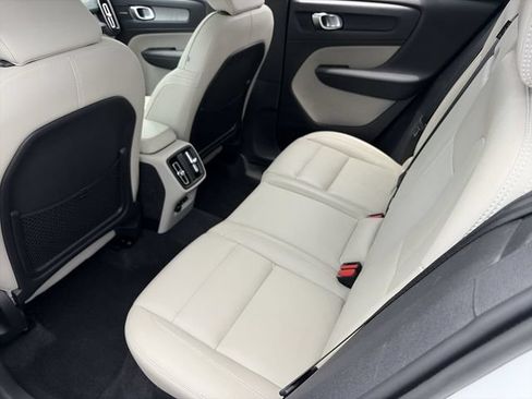 Certified 2023 Volvo XC40 B5 Ultimate w/ Climate Package AWD/4WD image 17