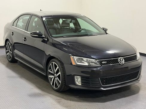Used 2014 Volkswagen Jetta GLI Autobahn FWD image 4