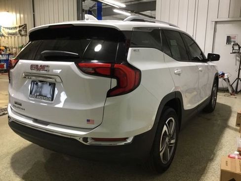 Used 2020 GMC Terrain SLT w/ Preferred Package image 4