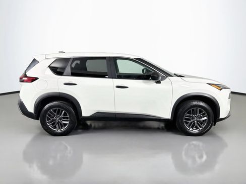 Used 2023 Nissan Rogue S AWD/4WD image 8