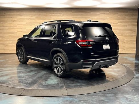 Used 2025 Honda Pilot Elite image 17