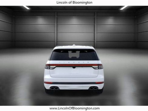 New 2026 Lincoln Aviator AWD w/ Jet Appearance Package image 6