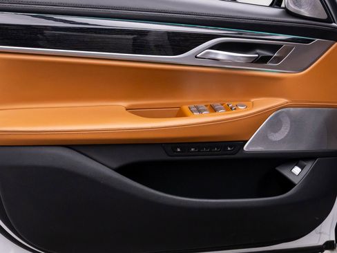 Used 2020 BMW 750i xDrive image 12