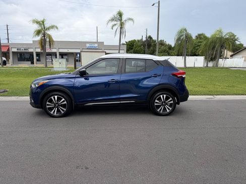 Used 2019 Nissan Kicks SR w/ SR Premium Package FWD image 8