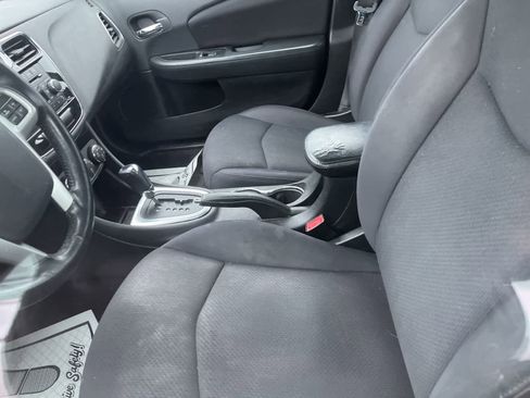 Used 2013 Chrysler 200 Touring image 26