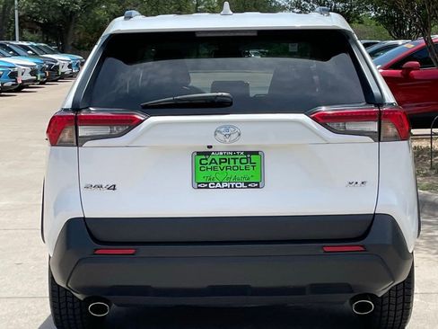 Used 2023 Toyota RAV4 XLE FWD image 5