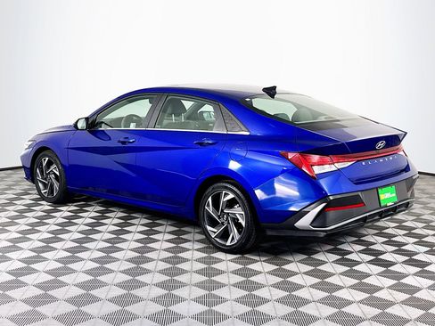 Used 2025 Hyundai Elantra SEL image 6