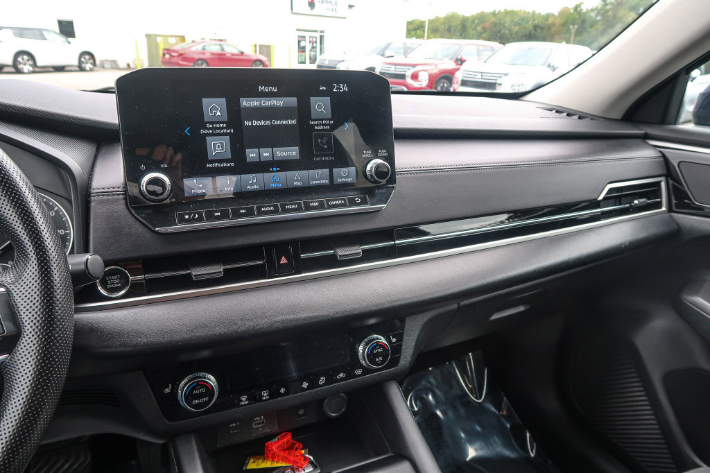 Used 2024 Mitsubishi Outlander AWD image 27