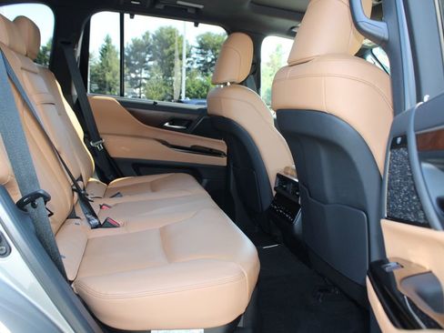 Used 2023 Lexus LX 600 4WD w/ Appearance Package image 13
