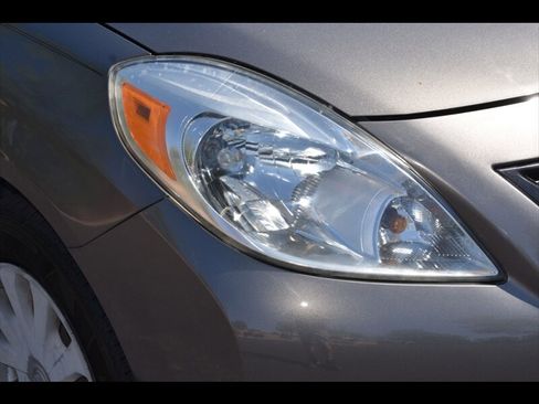 Used 2014 Nissan Versa S Plus FWD image 37