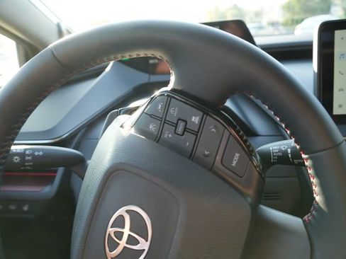 Used 2026 Toyota Prius Plug-In Hybrid FWD image 27