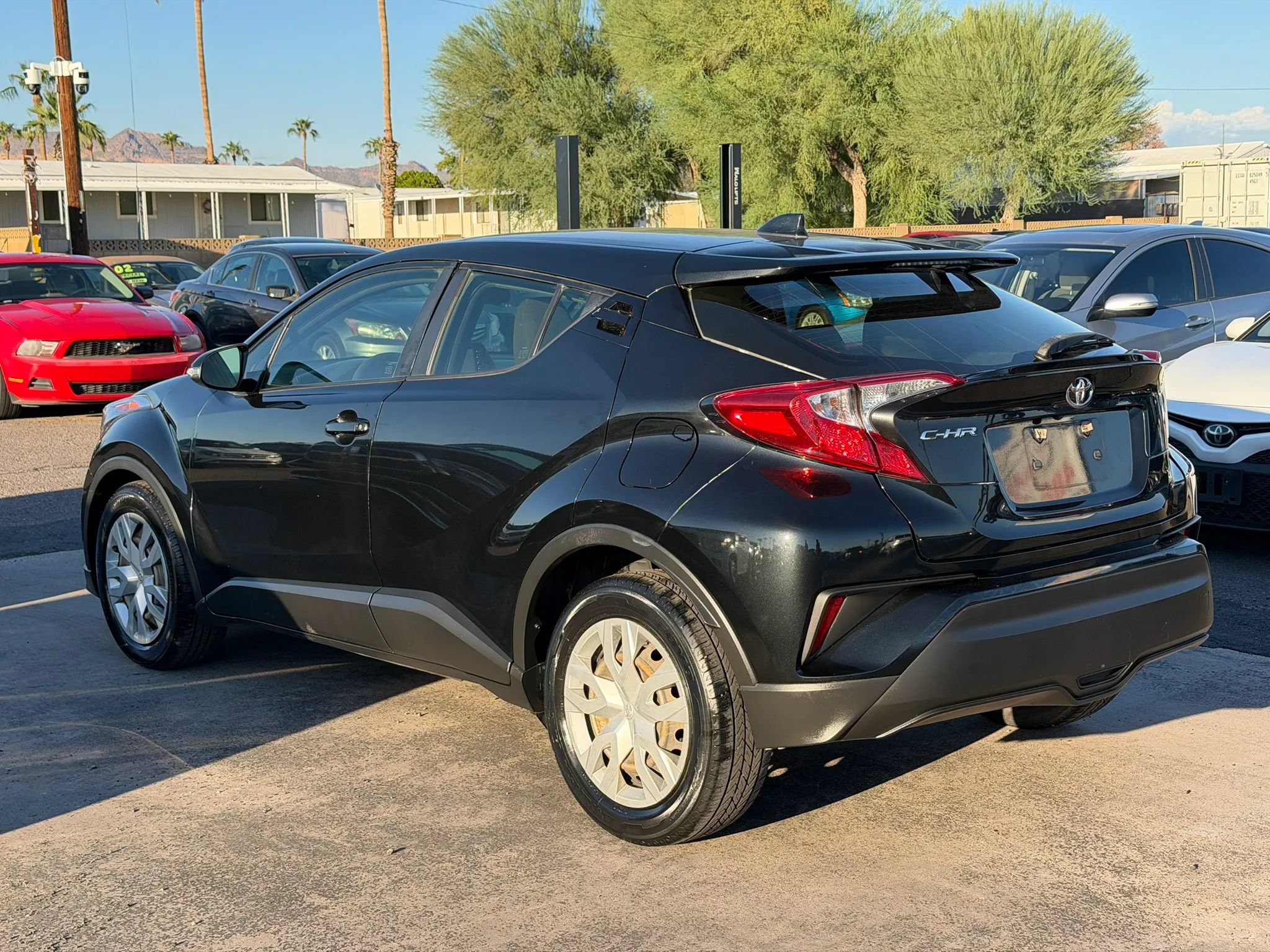 Used 2019 Toyota C-HR LE FWD image 5