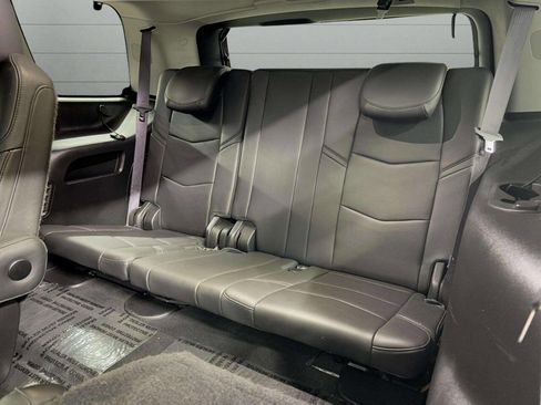 Used 2015 Cadillac Escalade Premium image 17