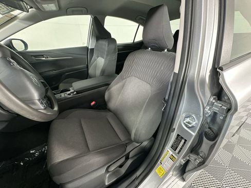 Used 2025 Toyota Camry LE FWD image 11