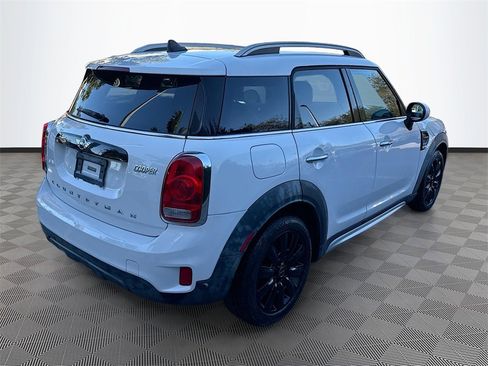 Used 2018 MINI Cooper Countryman w/ Premium Package image 8