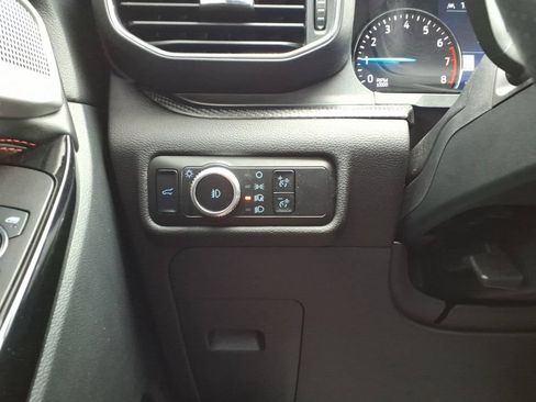 Used 2023 Ford Explorer ST-Line AWD/4WD image 17