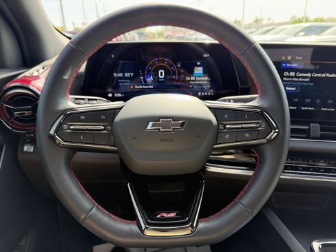Used 2025 Chevrolet Equinox RS w/ Safety and Technology Package FWD image 9