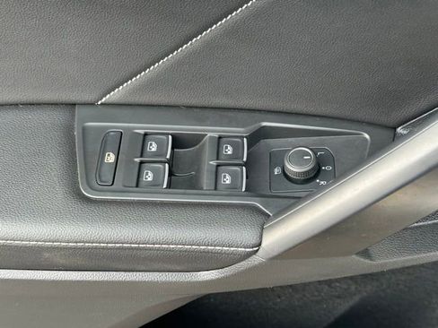 Certified 2022 Volkswagen Tiguan SE R-Line AWD/4WD image 22