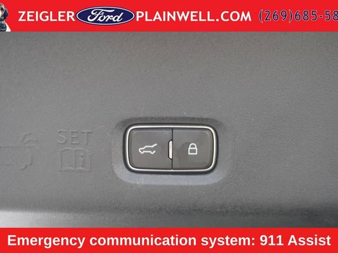 Used 2025 Ford Expedition Active AWD/4WD image 11