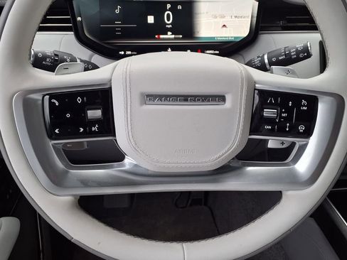 Used 2023 Land Rover Range Rover SV AWD/4WD image 15
