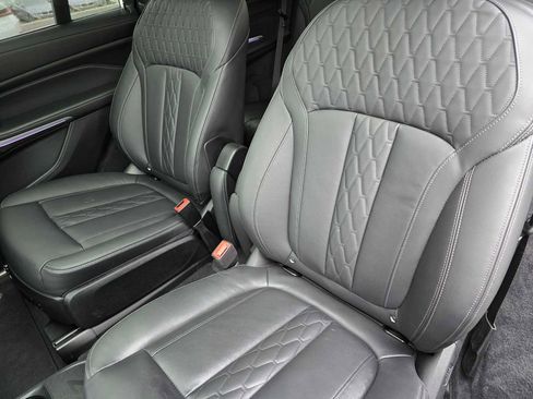 Used 2023 BMW ALPINA XB7 AWD/4WD image 17
