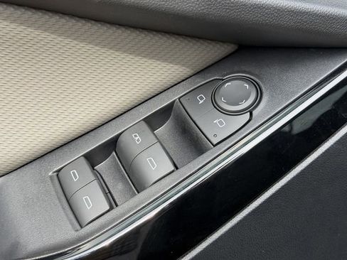 New 2026 Chevrolet Equinox LT w/ Convenience Package II image 23