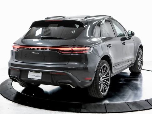 Certified 2025 Porsche Macan image 7