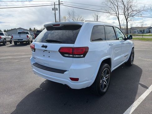 Used 2020 Jeep Grand Cherokee Altitude image 3